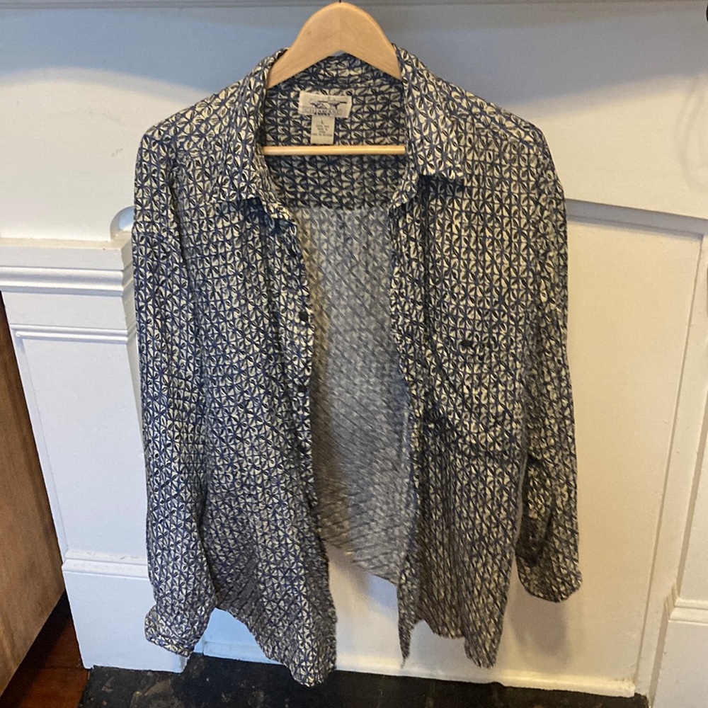 100% silk patterned long sleeved buttondown